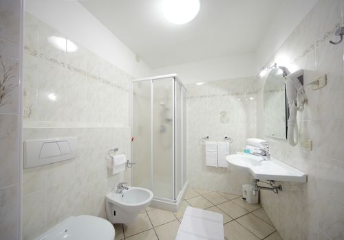 Bilocale con balcone / Bilocale Superior con balcone: bagno privato